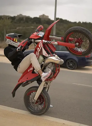 SMRacingSpirit hombre en moto